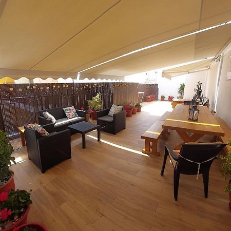 Central Apartment Near The Beach With Huge Private Terrace Loutraki  Ngoại thất bức ảnh