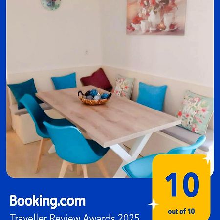 Central Apartment Near The Beach With Huge Private Terrace Loutraki  Ngoại thất bức ảnh