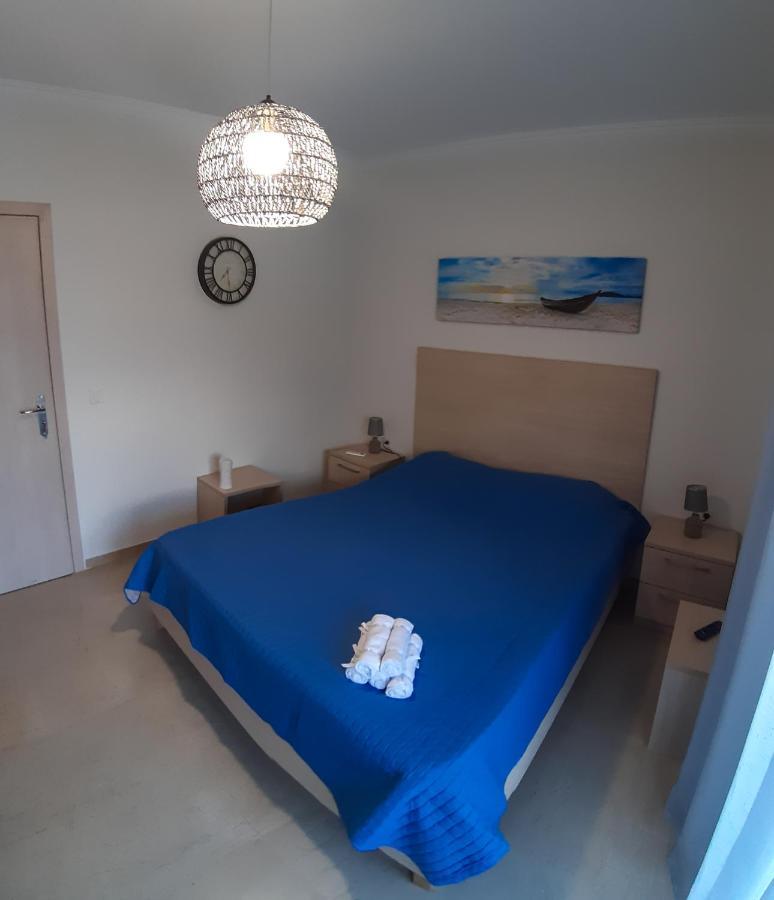 Central Apartment Near The Beach With Huge Private Terrace Loutraki  Ngoại thất bức ảnh