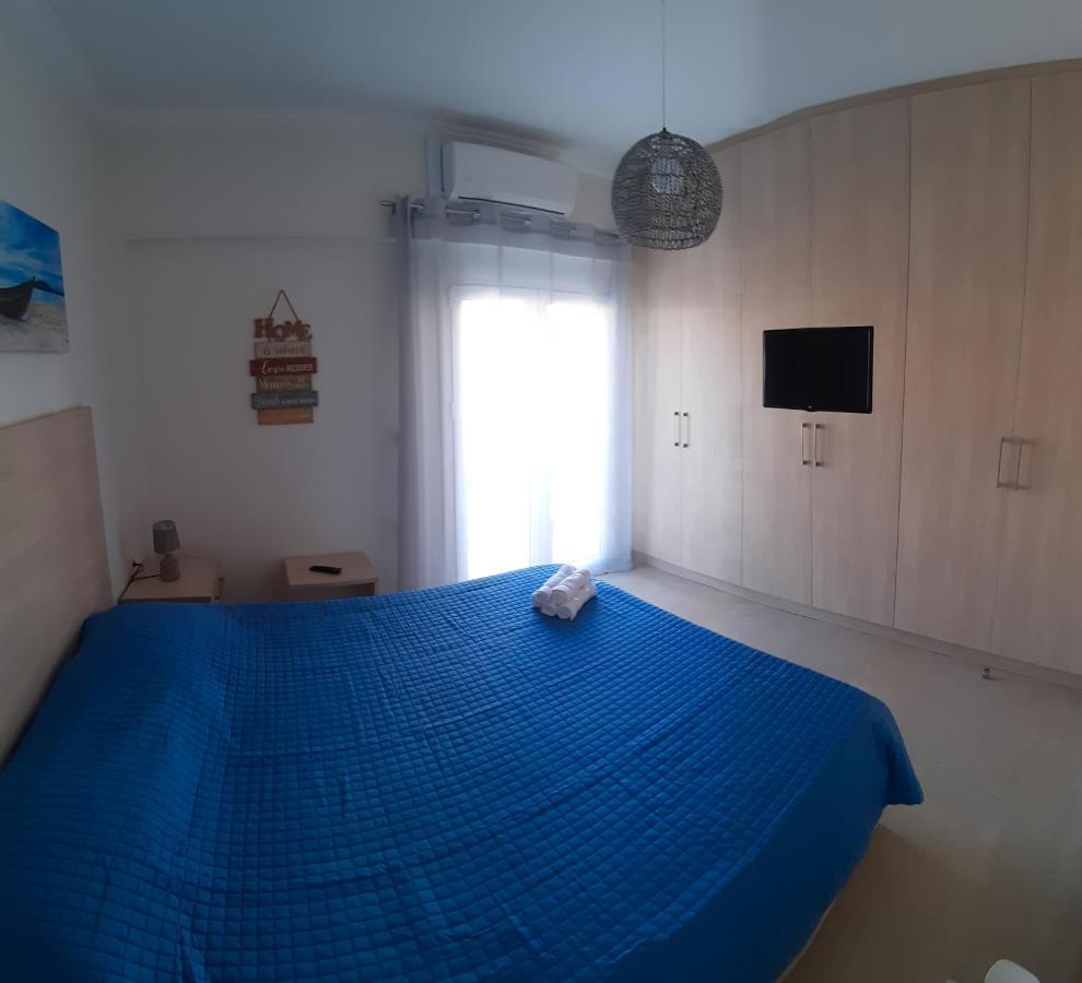 Central Apartment Near The Beach With Huge Private Terrace Loutraki  Ngoại thất bức ảnh