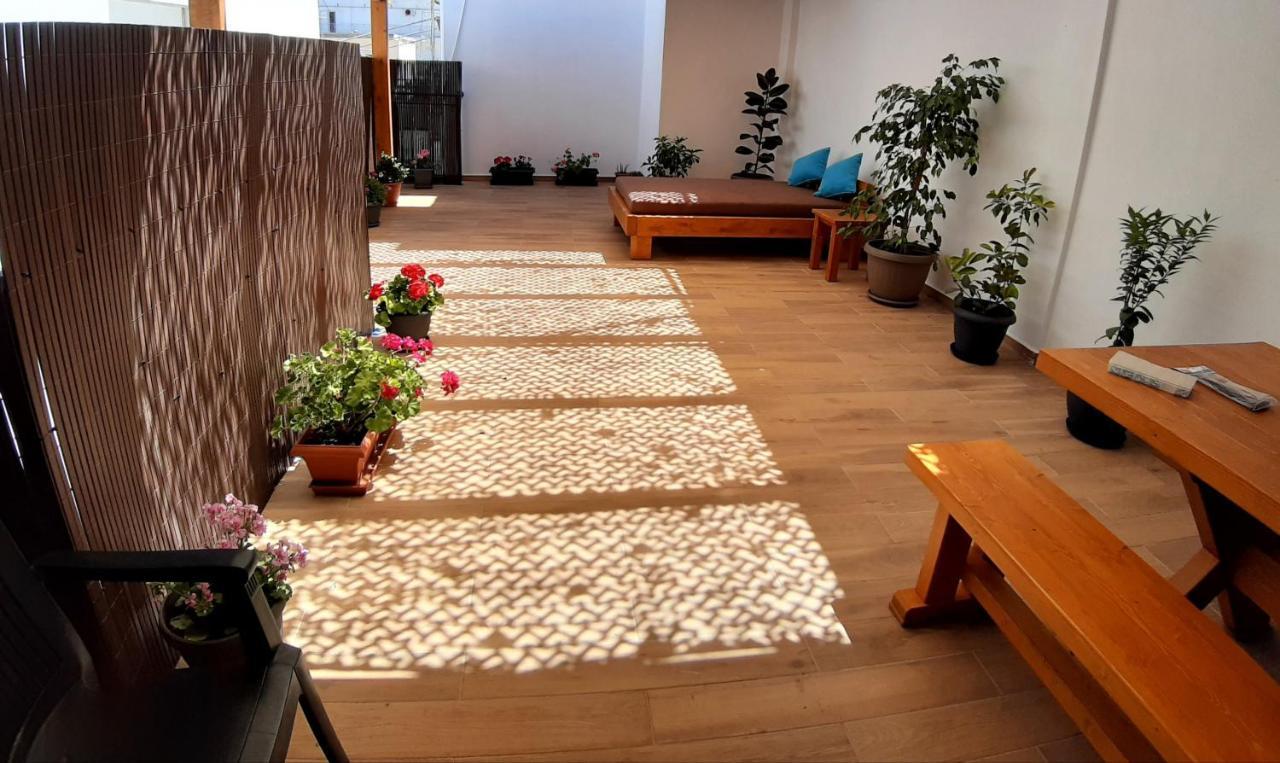 Central Apartment Near The Beach With Huge Private Terrace Loutraki  Ngoại thất bức ảnh