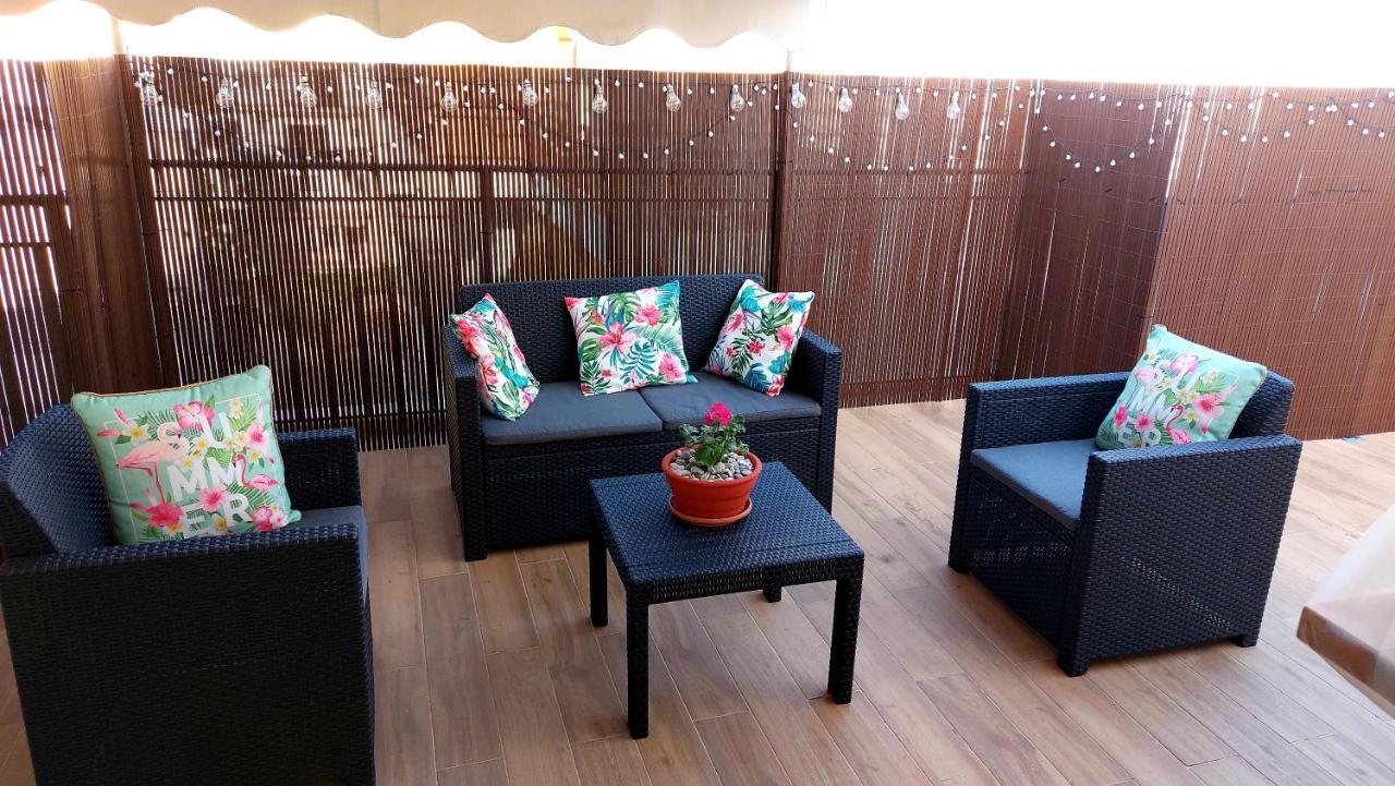 Central Apartment Near The Beach With Huge Private Terrace Loutraki  Ngoại thất bức ảnh